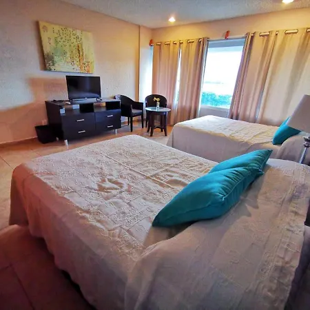 Brisas Beachfront Studios In Hotel Zone Cancun Exterior photo