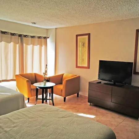 Brisas Beachfront Studios In Hotel Zone Cancun Exterior photo