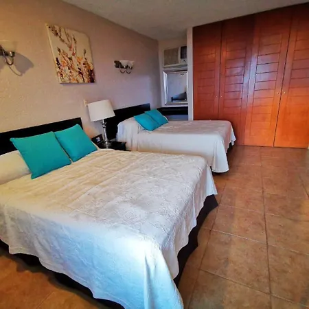 Brisas Beachfront Studios In Hotel Zone Cancun Room photo