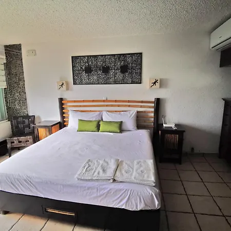 Brisas Beachfront Studios In Hotel Zone Cancun Room photo